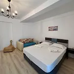Lamera Happy Bogu Cu 3 La 200 M De Mare * Navodari