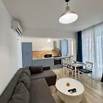 Lamera Happy Bogu Cu 3 La 200 M De Mare Apartment